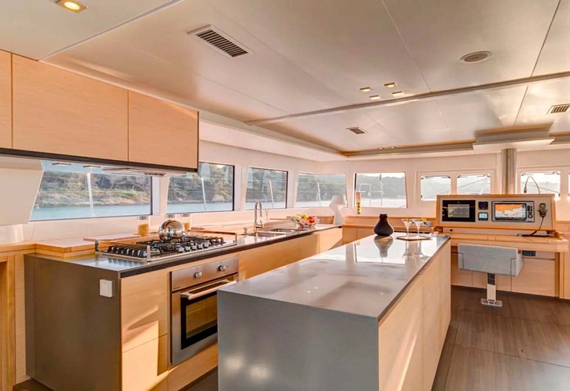 Аренда парусного катамарана Lagoon 620 Dream Corsica 3 на Мальдивах